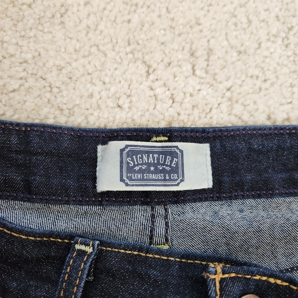 SOLD!!! Levi Strauss Bermuda Shorts, size 10, dark navy blue - Picture 4 of 5